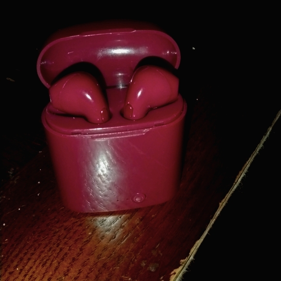 Earbuds - Picture 1 of 2